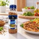 Tempero Adobo Completo Karpinski — ao lado de frango grelhado