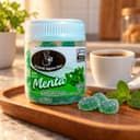 Bala de Menta Karpinski 120 g — com café servido em bandeja