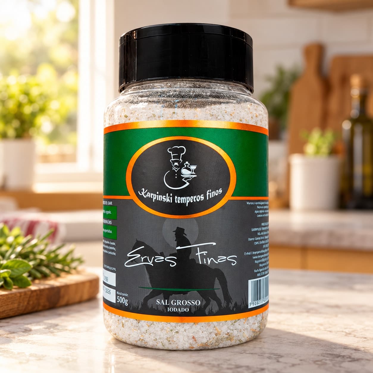 Sal Grosso com Ervas Finas Karpinski 500 g — na bancada da cozinha