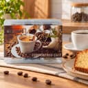 Kit Meu Café com Especiarias Karpinski — ao lado de café e bolo caseiro