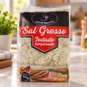 Sal Grosso Temperado em Pacote Karpinski 500 g — na bancada da cozinha