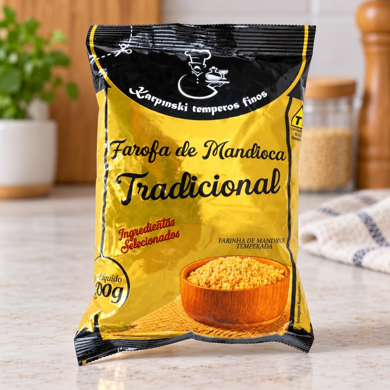 Farofa de Mandioca Tradicional Karpinski 200 g — detalhe da embalagem e do rótulo