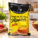 Farofa de Mandioca Mineira Temperada Karpinski 200 g — na bancada da cozinha