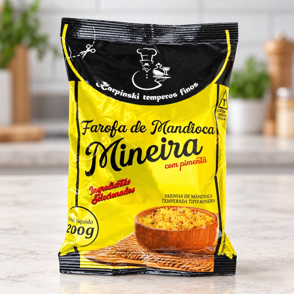 Farofa de Mandioca Mineira Temperada Karpinski 200 g — detalhe da embalagem e do rótulo