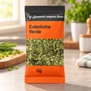 Tempero Cebolinha Verde em Sachê Karpinski 15 g — na bancada da cozinha