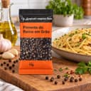 Tempero Pimenta-do-Reino em Grão em Sachê Karpinski 15 g — no preparo com espaguete ao alho e óleo