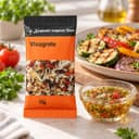 Tempero para Vinagrete em Sachê Karpinski 15 g — ao lado de legumes grelhados e vinagrete