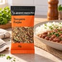Tempero para Feijão em Sachê Karpinski 35 g — ao lado de arroz e feijão