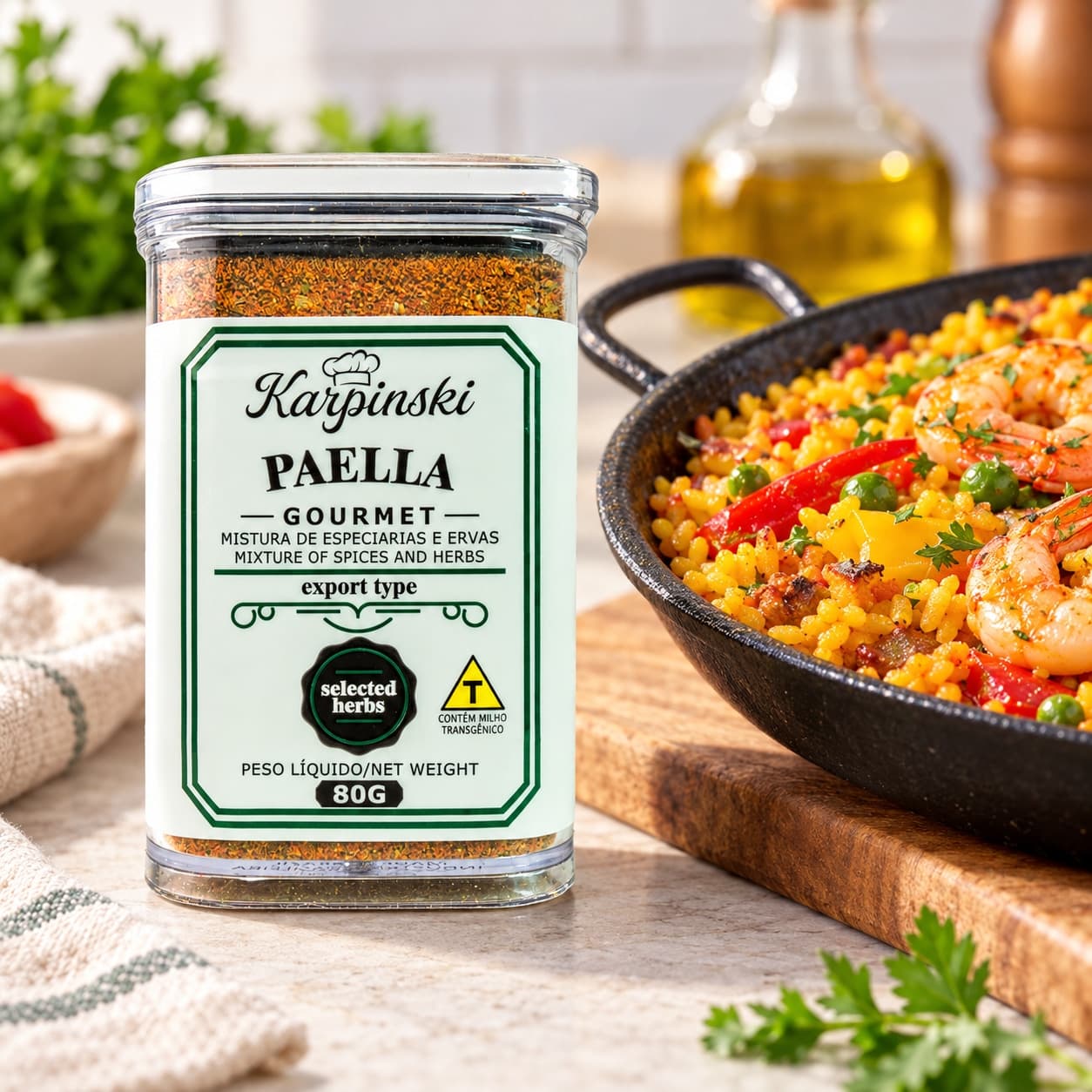 Tempero Paella Gourmet Karpinski 80 g — ao lado de arroz com legumes em frigideira